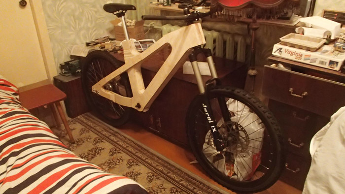 Деревянная рама велосипеда
