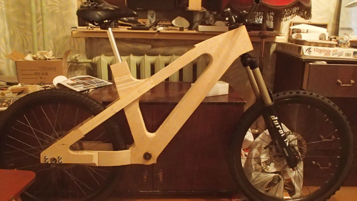 Деревянная рама велосипеда